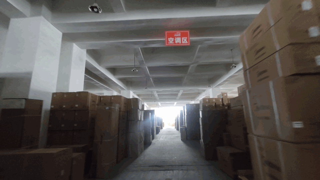 ▲ 自有百亩备货库房