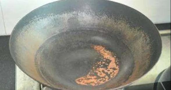铁锅做饭味道香，但容易生铁锈，这种锈渍该怎么去除？插图4